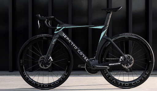 Bianchi Oltre RC――それは"ハイパーバイク"の名にふさわしい究極のエアロマシン。